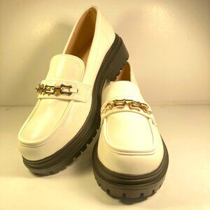 Chase + Chloe Cream Loafers with Gold Chain Size 7.5